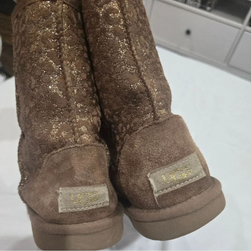 Ugg Classic II Glitter Leopard Boots Size 4